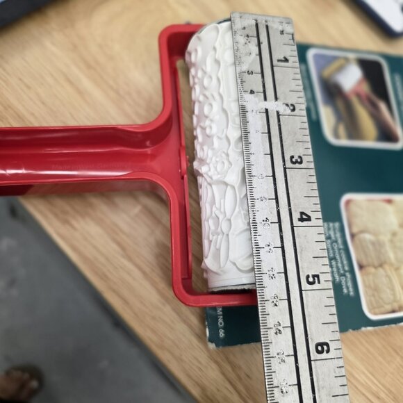 Hutzler Cutout COOKIE Santa 1987 Roll 'Em Christmas Cookie Roller 7 Designs New - Picture 9 of 9